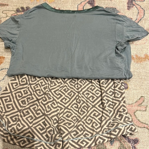 pajamas set - Picture 3 of 4